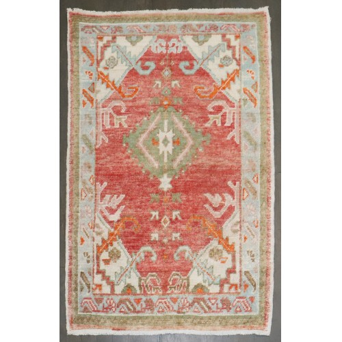 Vintage Red Small Medallion Oushak No. 30950