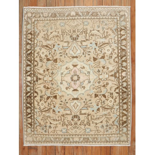 Persian Sarouk Small Rug No. 31676