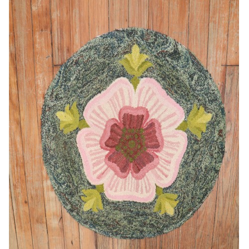 Vintage Hooked Round Rug No. 31767