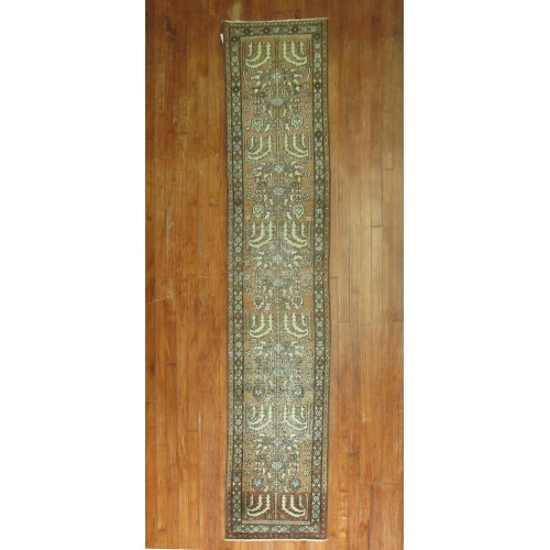 Narrow Antique heriz runner No. 8633