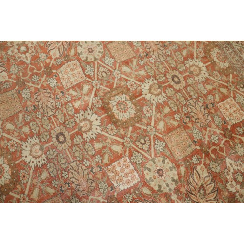 Elegant Persian Tabriz Rug No. j2262