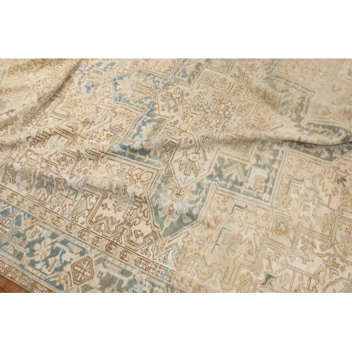 Neutral Antique Heriz Rug No. j2980