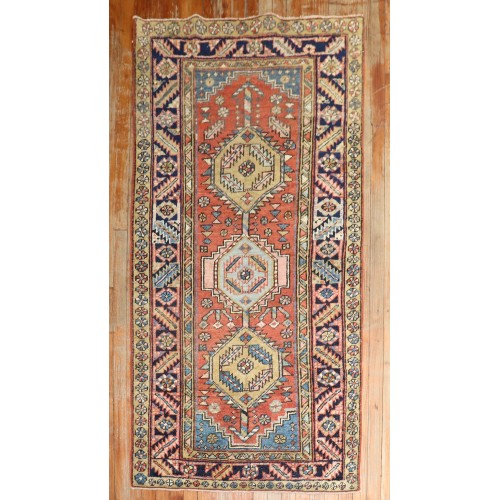 Antique Small Heriz Runner No. j3129