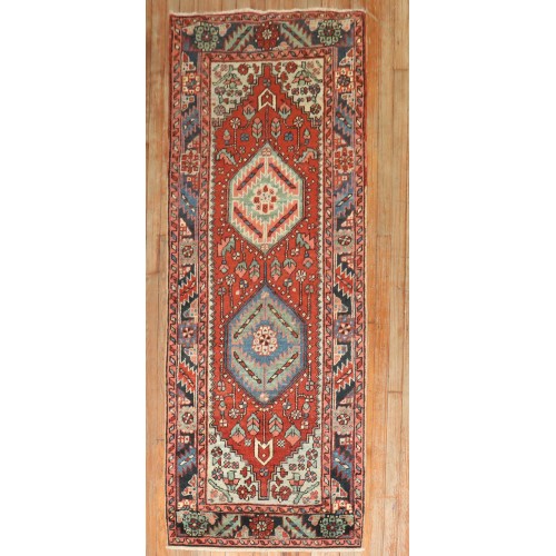 Antique Short Heriz Persian runner No. j3651