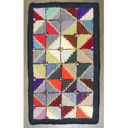 American Hooked Geometric Diamond Grid Rug No. j5264