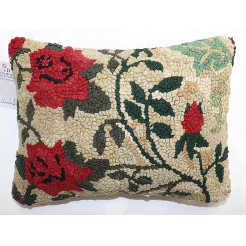 Floral Hooked Pillow No. p4536