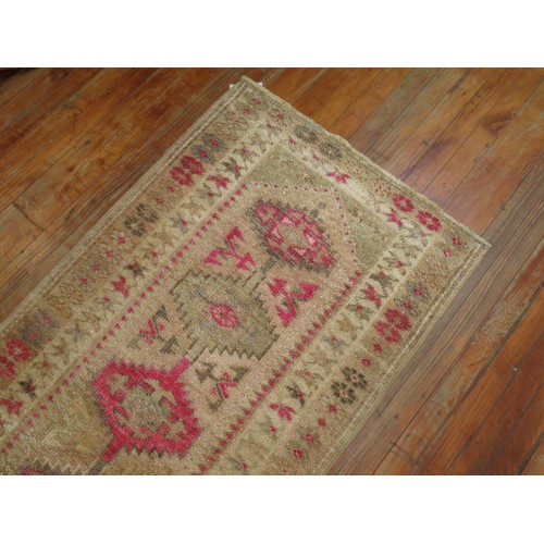 Pink and Beige Anatolian Runner No. r5156