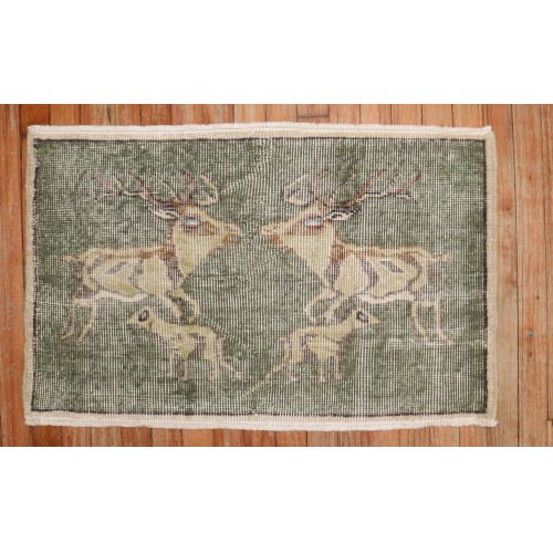 Green Deco Deer Worn Rug No. r5923