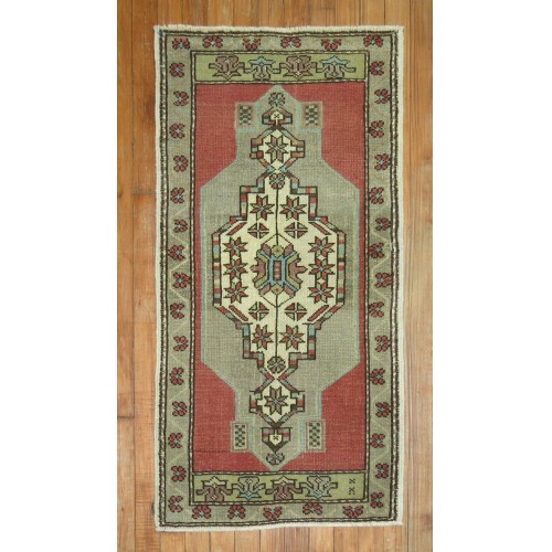 Vintage Turkish Anatolian Rug No. y1645